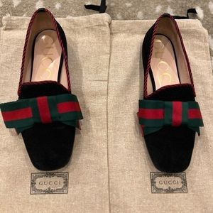 GUCCI suede loafers/flats with grosgrain ribbon detail, size 38.5